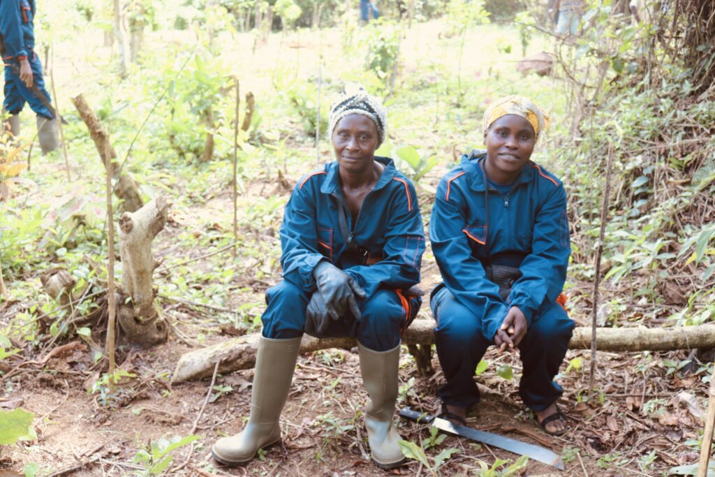 Alda Copne Ghenoghono et Emilie Mighombet:Opango Motsi:plantation iboga:St Martin:23 04 2022.