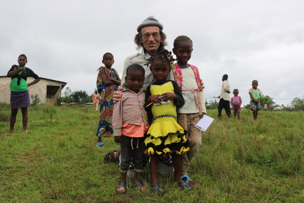 Hugues Bernard Poite vin Obiang:Ebando:Muyiku:et les enfants:Rene Mabondo:13 10 2022