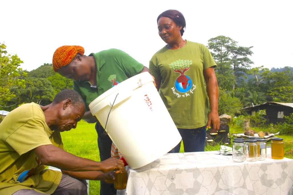 Jean françois Mounombi Mboula:Bernadette Moussavou:Pelagie Pao:apiculteurs:Diambu Ghamangu:Mamienguè:28 05 2024