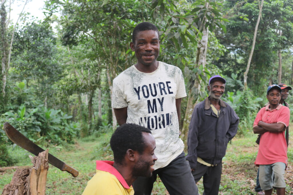 Membres actifs Réné Mabondo:plantation iboga:Muyiku:07 07 2022.