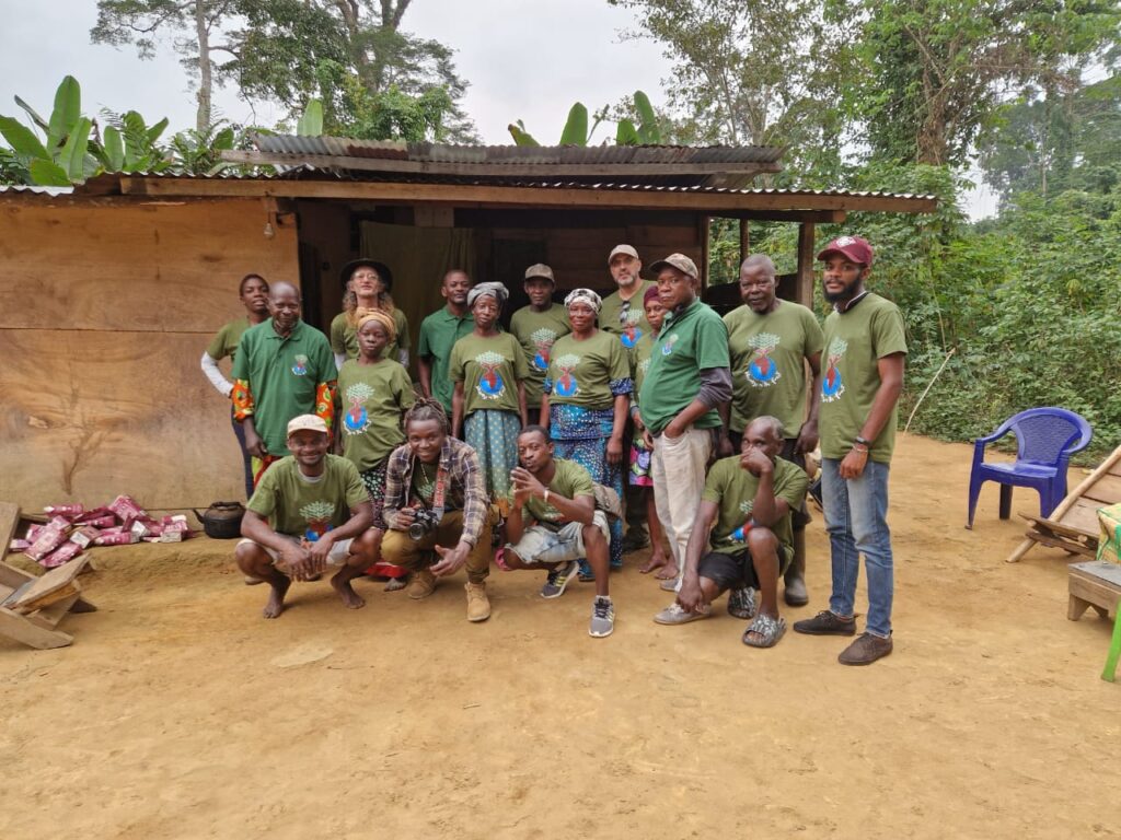 Photo de famille 4 : Ass. Etsengui : Ngando : 30 07 2023